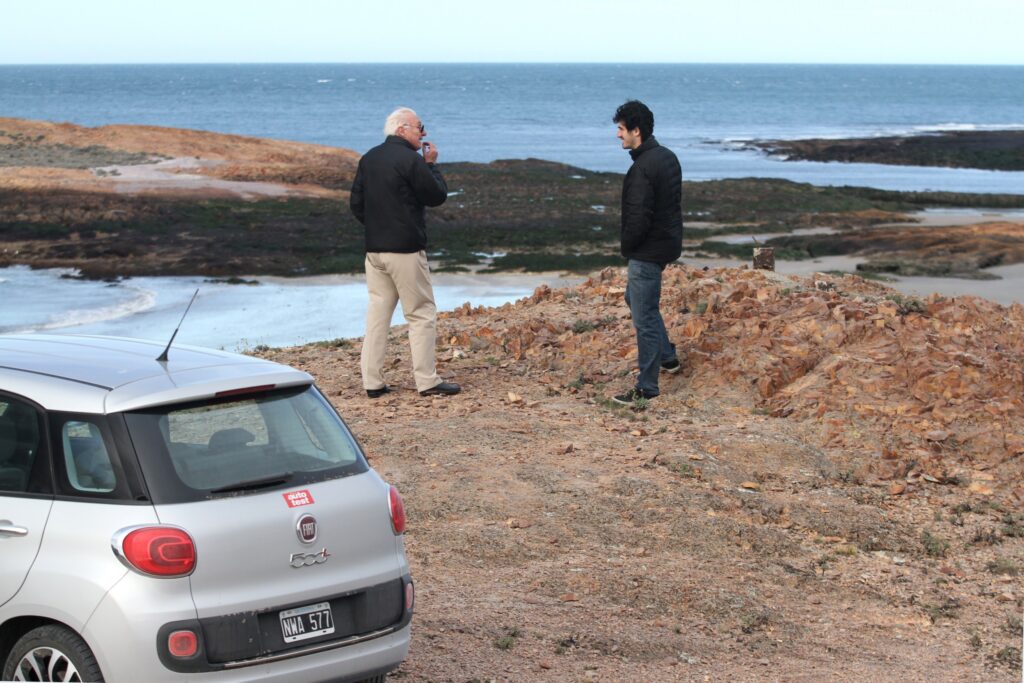 En Bahía Bustamante, provincia de Chubut, Argentina. Hasta allí llegamos probando dos Fiat 500L. Figueras y la Patagonia, una relación de 53 años. Foto: Miguel Tillous.